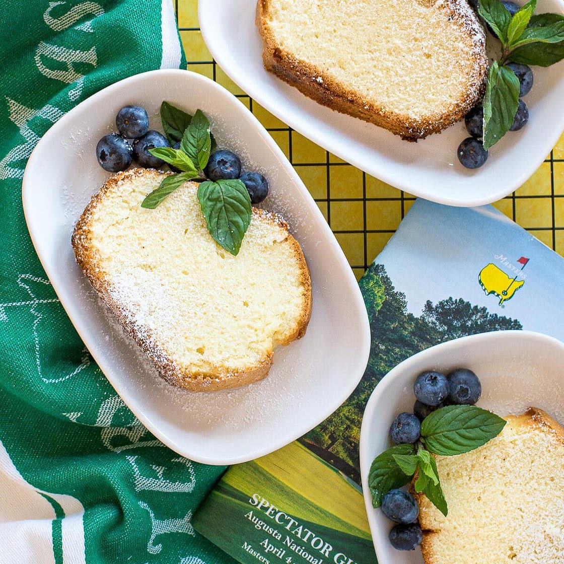 Old Fashioned Sour Cream Pound Cake