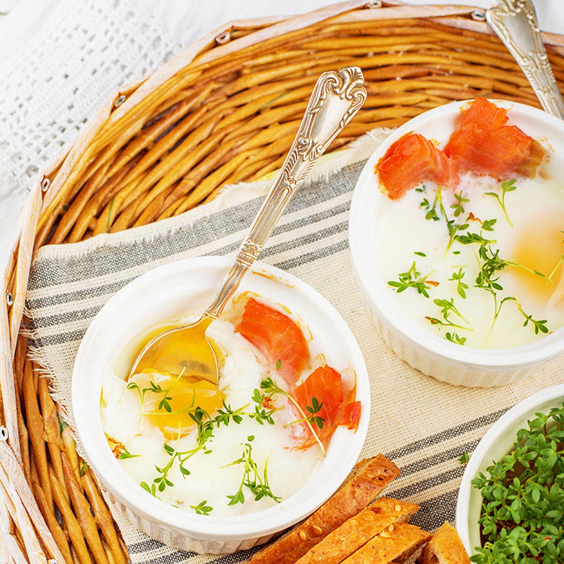 Œuf cocotte au saumon fumé et poireau