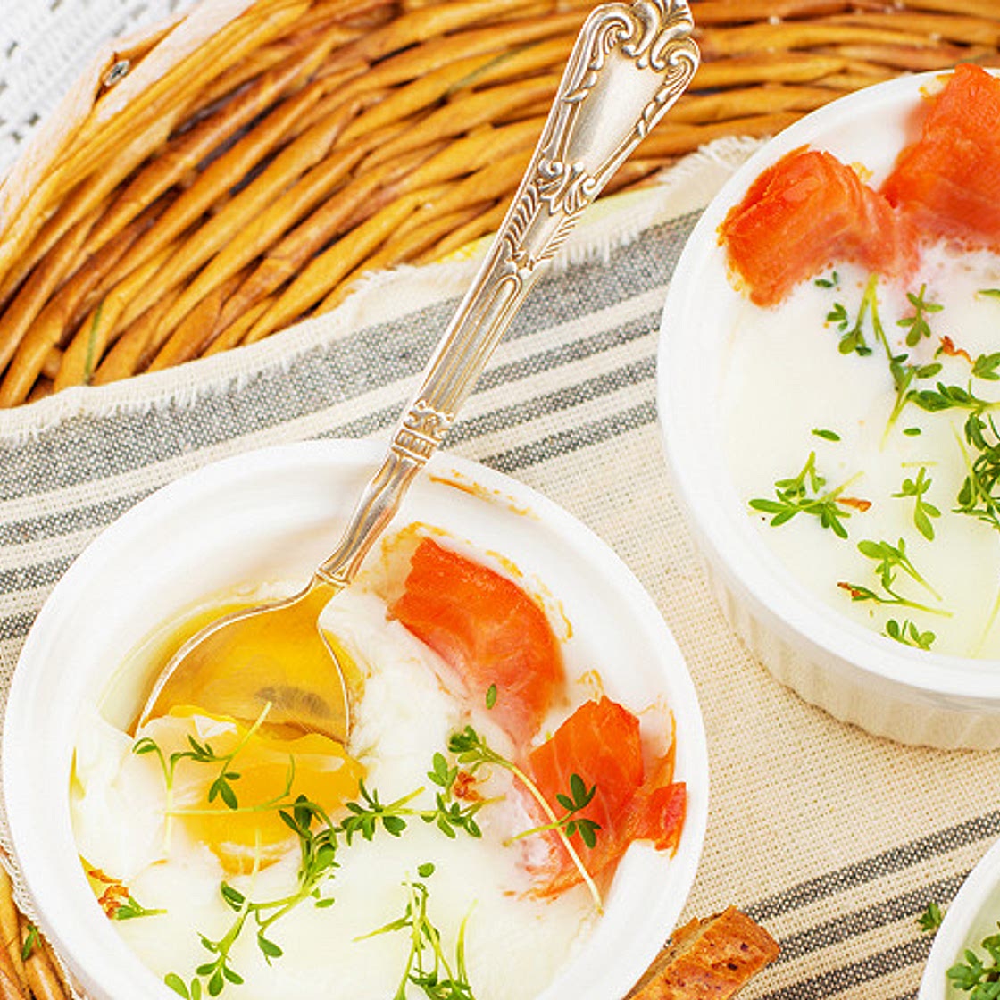 Œuf cocotte au saumon fumé et poireau