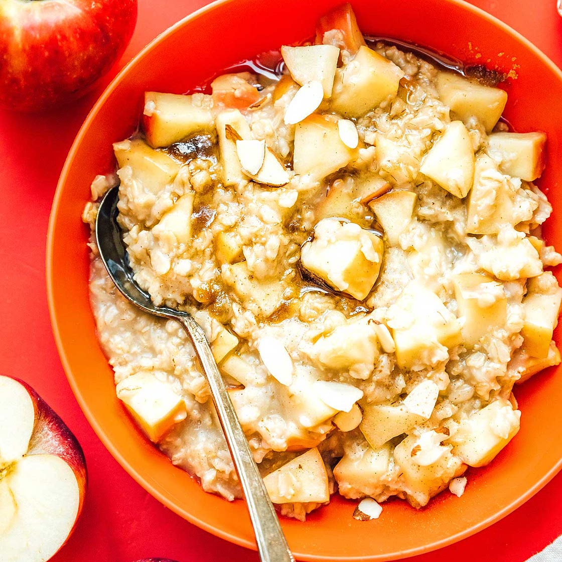 10-Minute Apple Cinnamon Oatmeal