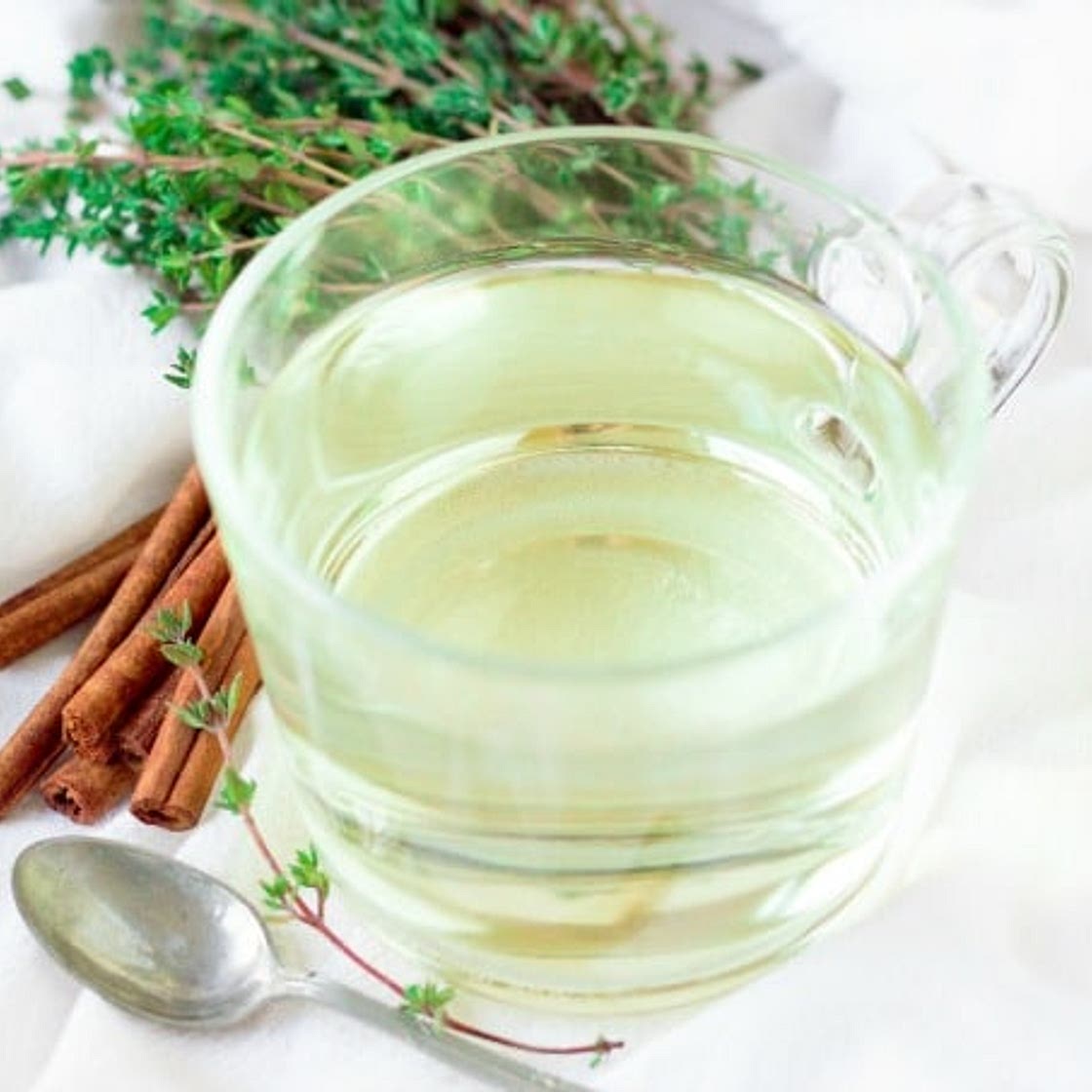 Immune Boosting Cinnamon Thyme Tea {Natural Remedy}