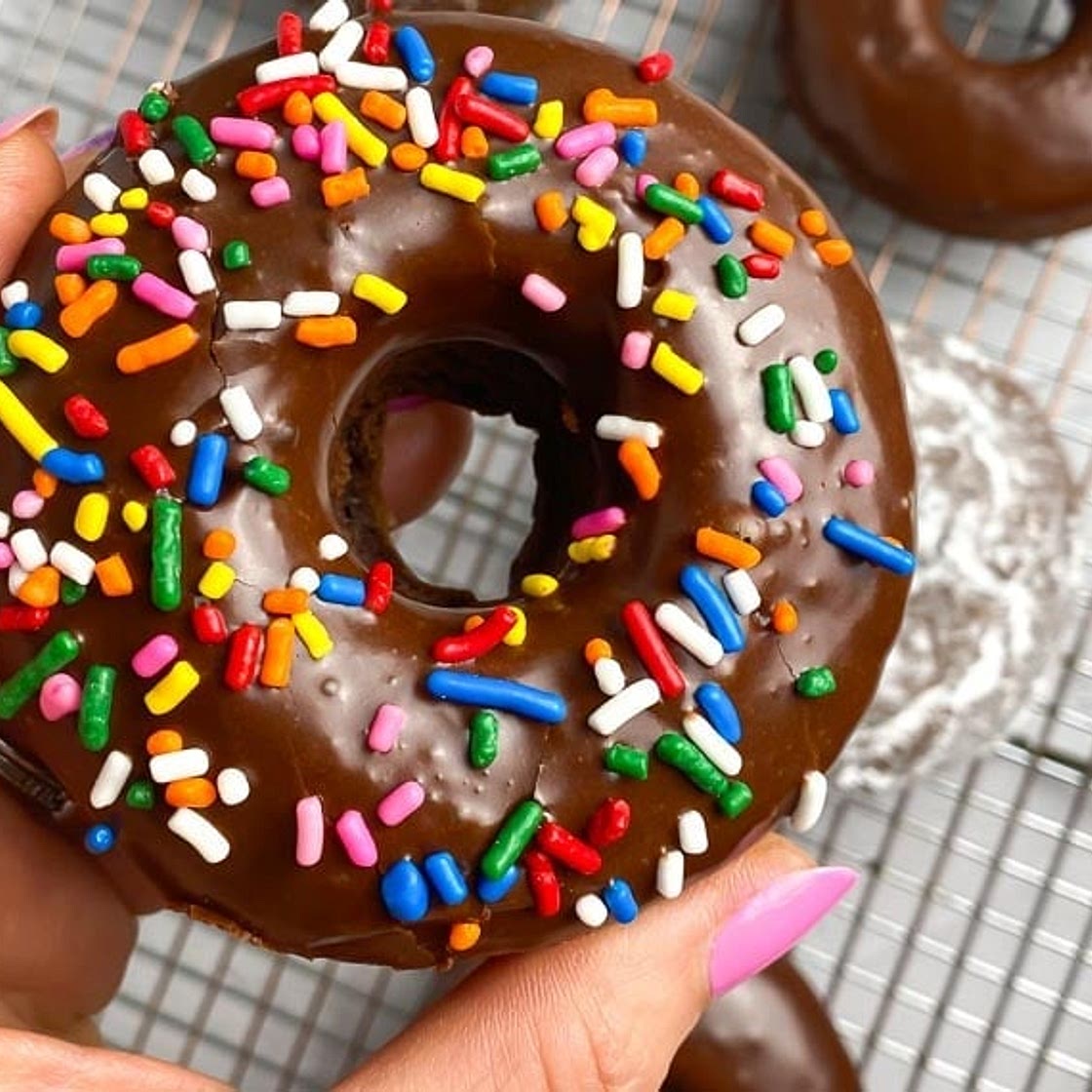 Low FODMAP Baked Chocolate Doughnuts