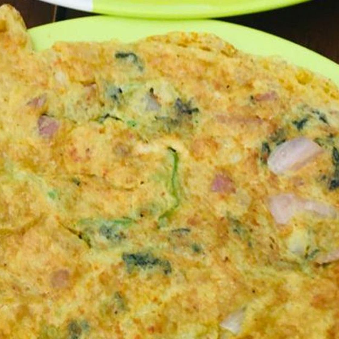 Onion and green chilli omelette