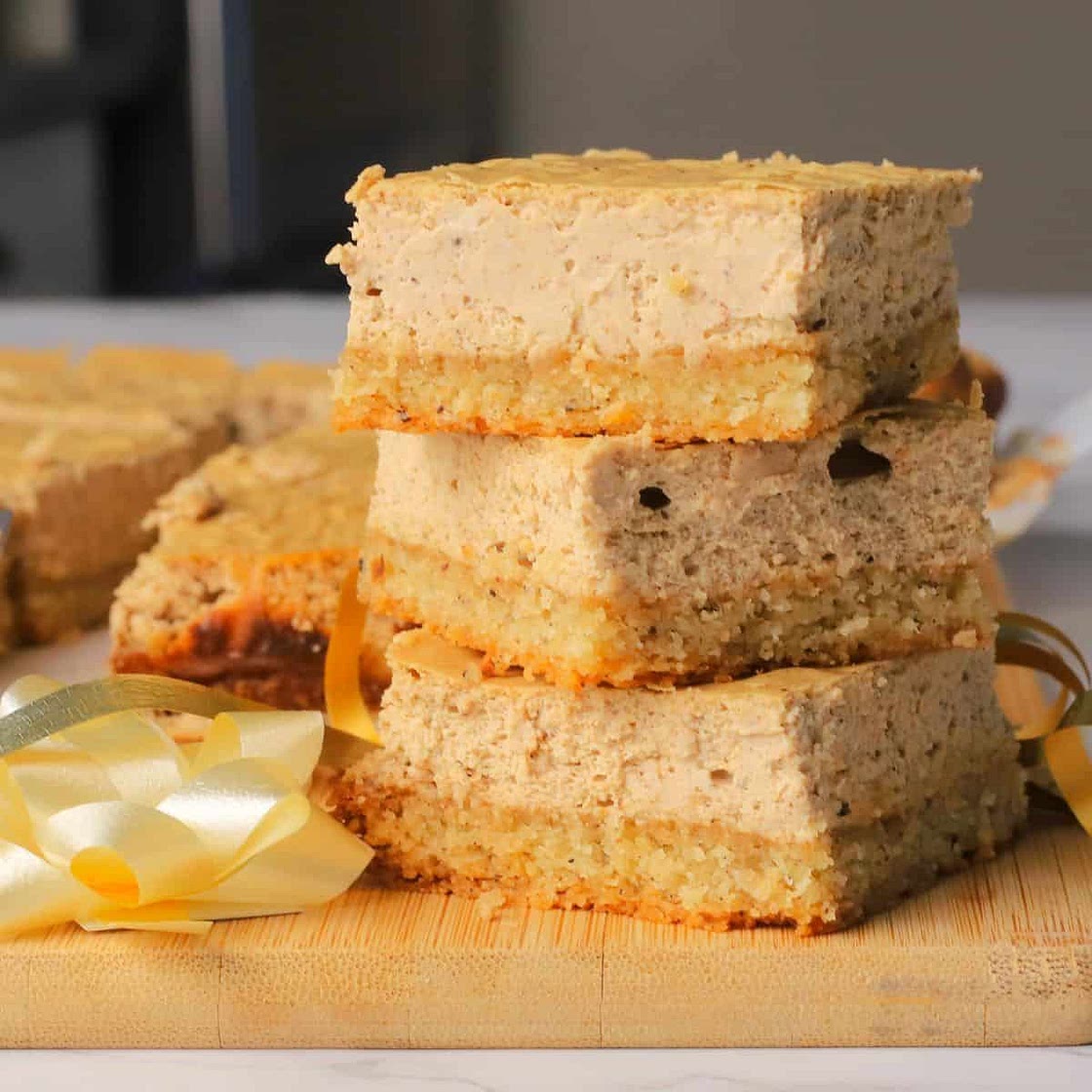 Low Carb Gingerbread Cheesecake Bars