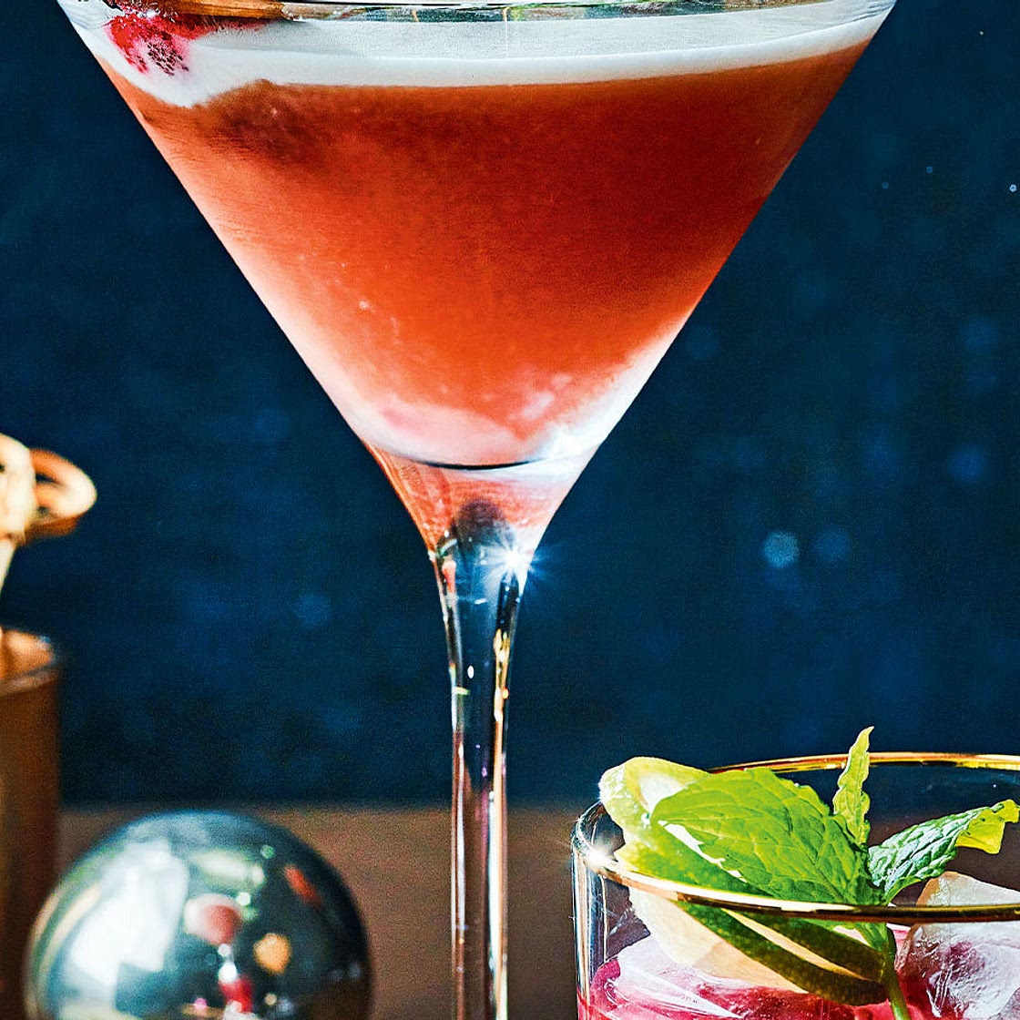 Snow-capped cranberry martini