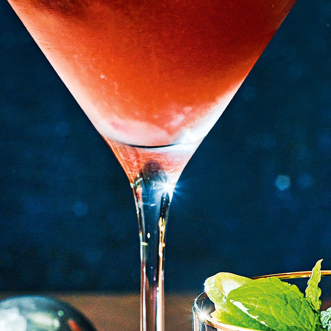 Snow-capped cranberry martini