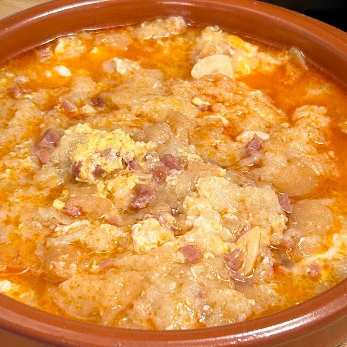 Sopa de ajo castellana 