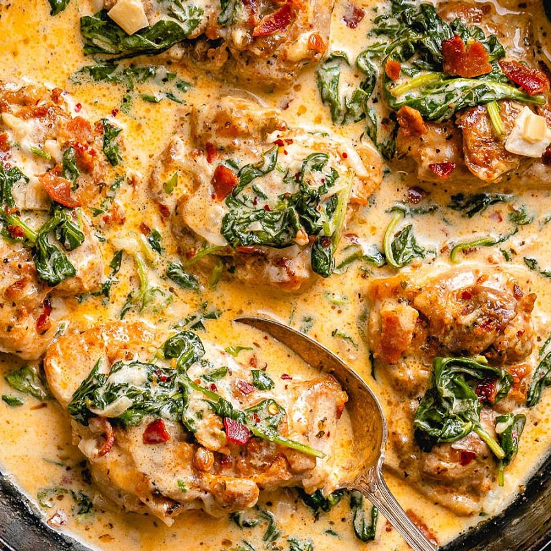 Creamy Garlic Chicken with Spinach and Bacon