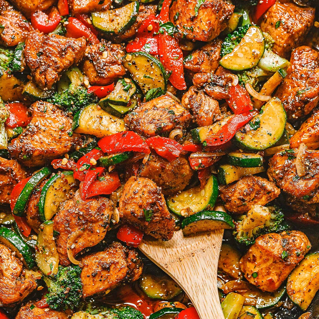 One Pot Chicken and Vegetables Skillet (Healthy & Low Carb)