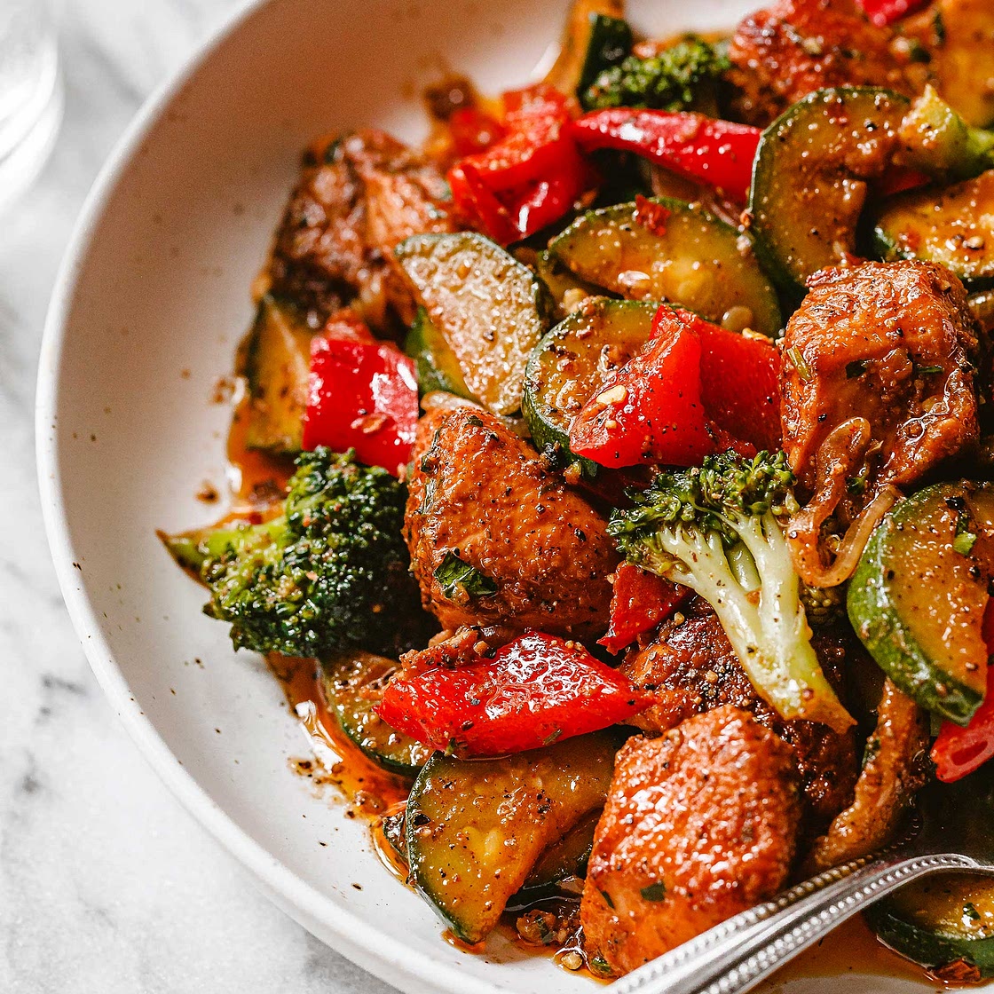 One Pot Chicken and Vegetables Skillet (Healthy & Low Carb)