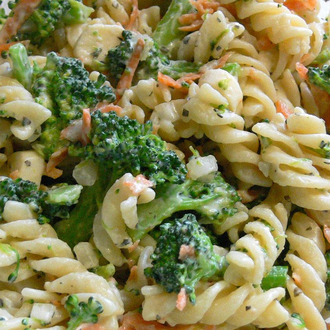Receita de Macarrão com brócolis e cenoura