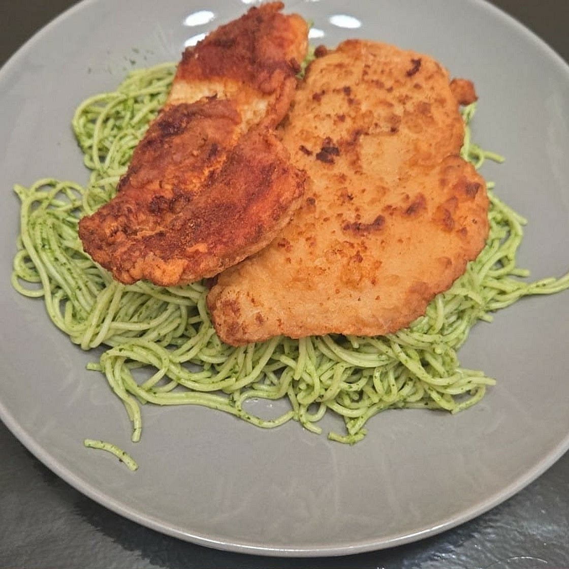 Spaghetti with Spinach Sauce