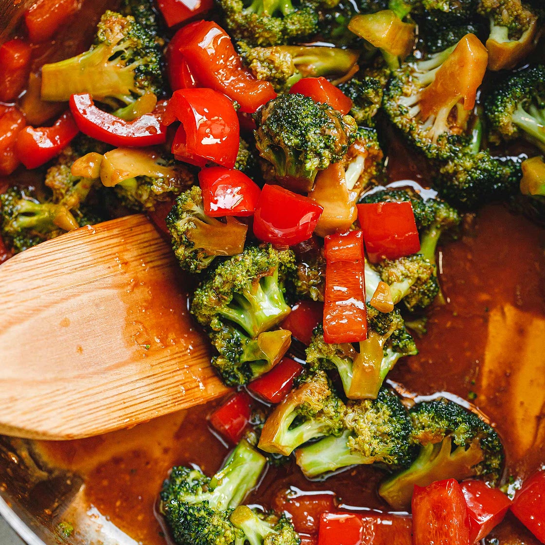 Healthy Chicken Stir-Fry with Broccoli
