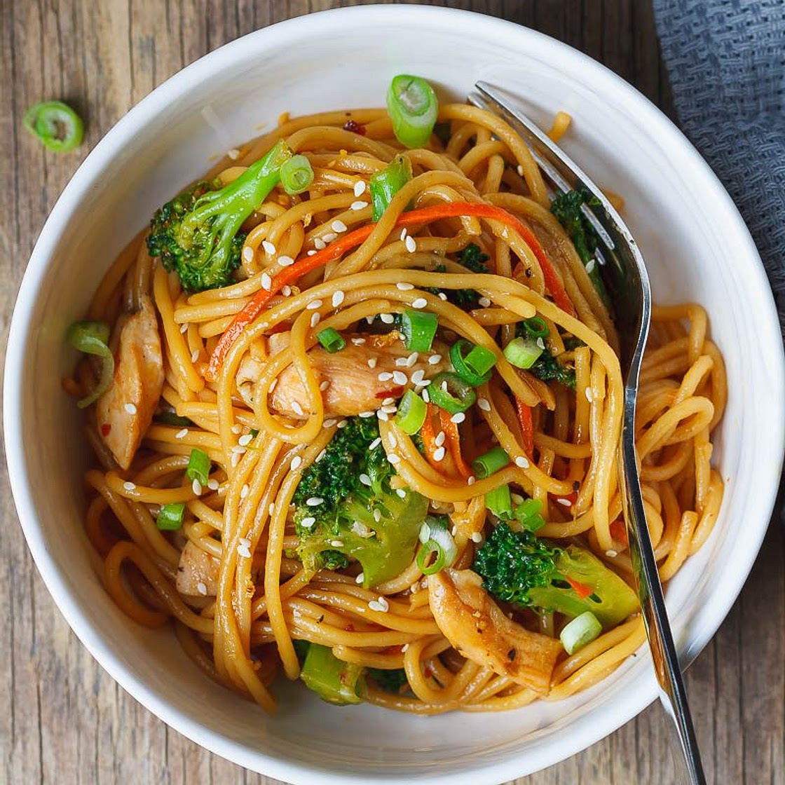 Chicken Stir Fry Noodles (15-Minute )