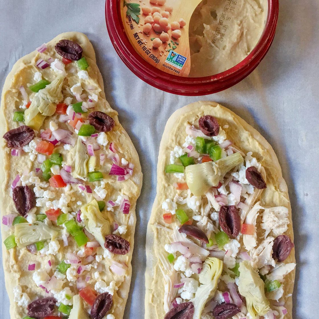 Naan Pizza with Hummus and Vegetables