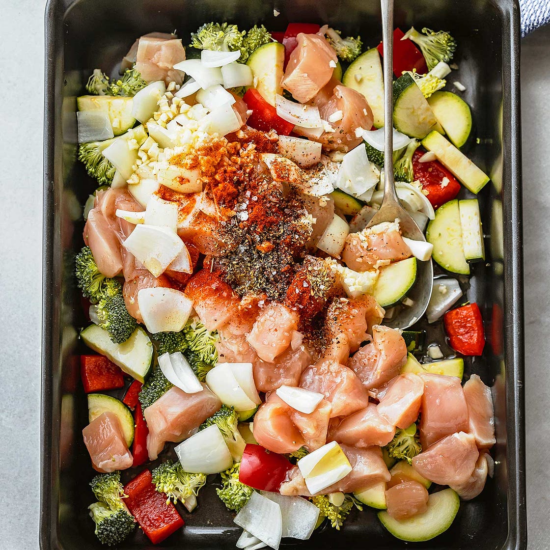 Air Fryer Chicken and Vegetables (Healthy Dinner in 15 minutes!)