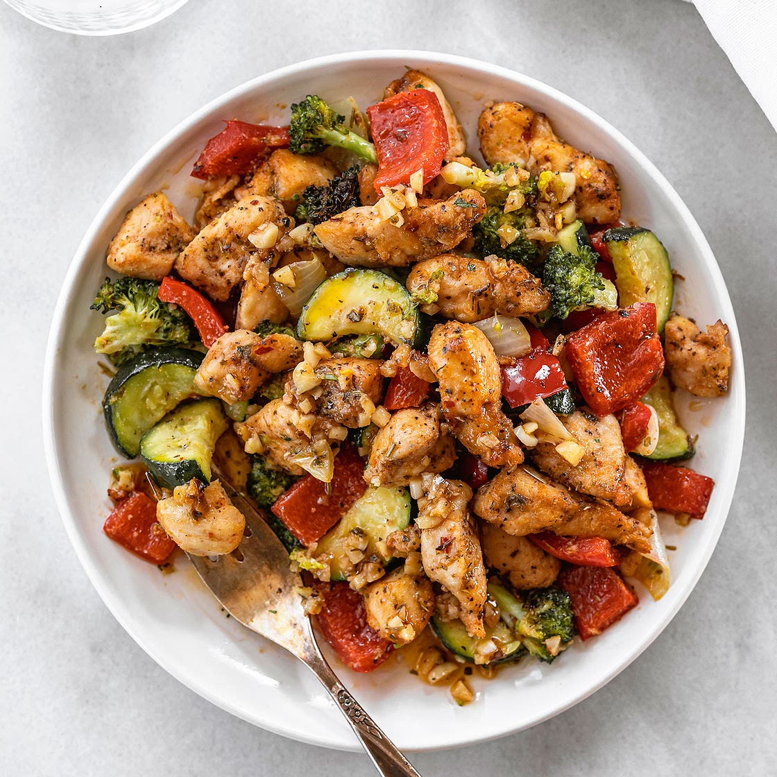 Air Fryer Chicken and Vegetables (Healthy Dinner in 15 minutes!)