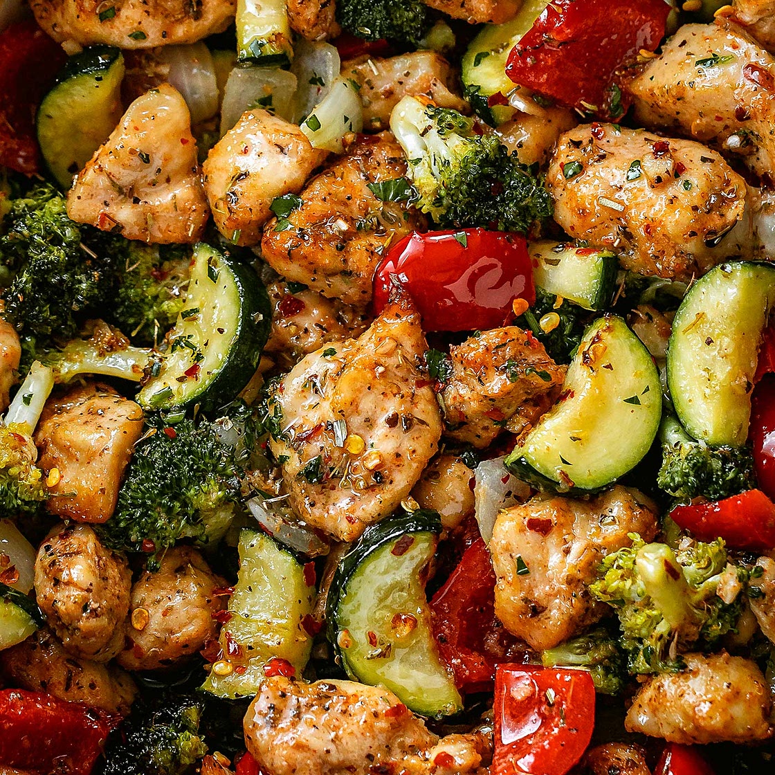 Air Fryer Chicken and Vegetables (Healthy Dinner in 15 minutes!)