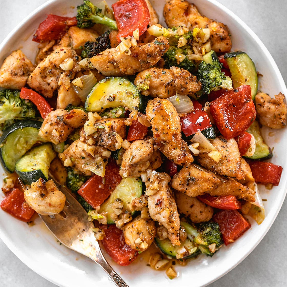 Air Fryer Chicken and Vegetables (Healthy Dinner in 15 minutes!)