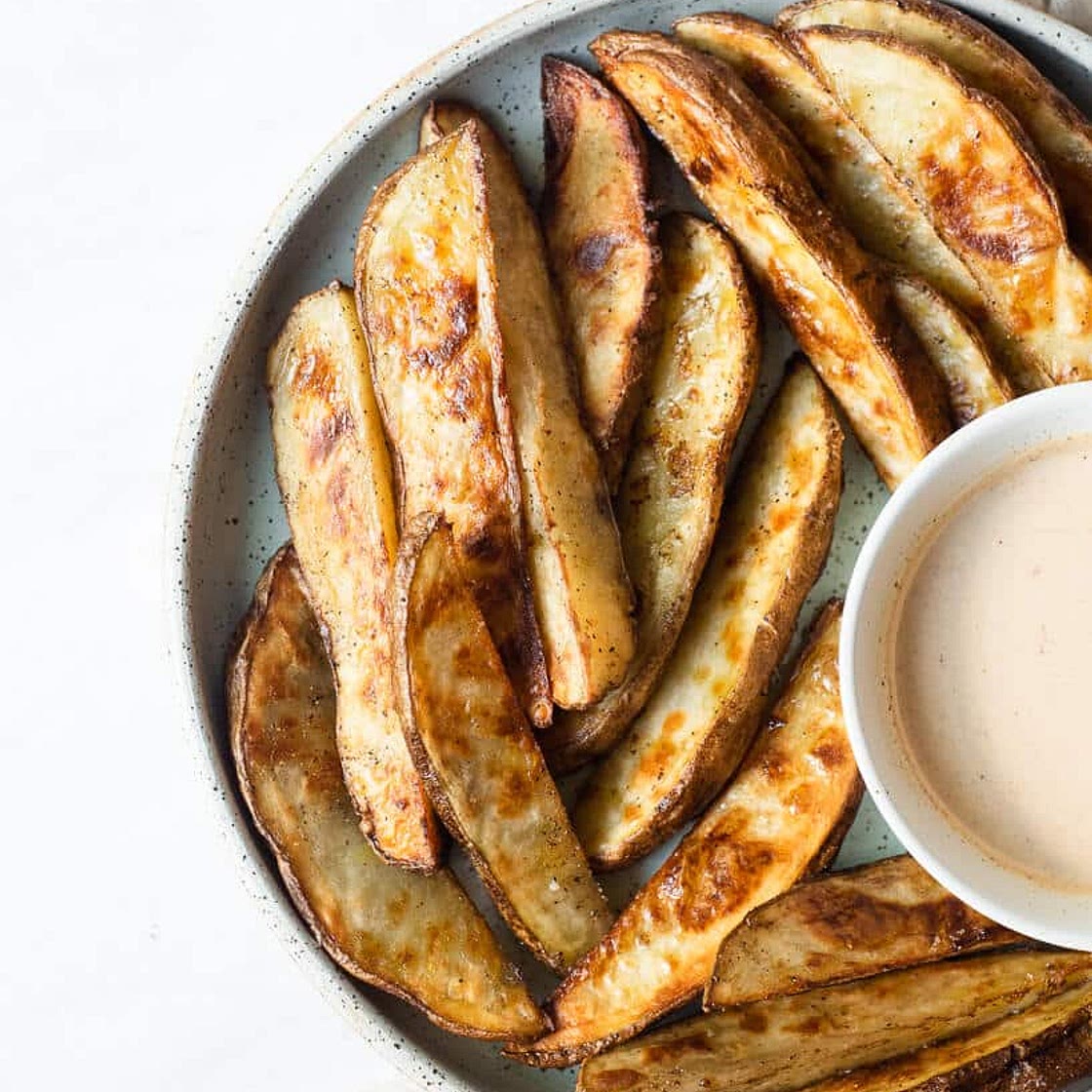 Potato Wedges with Creamy Chili Sauce