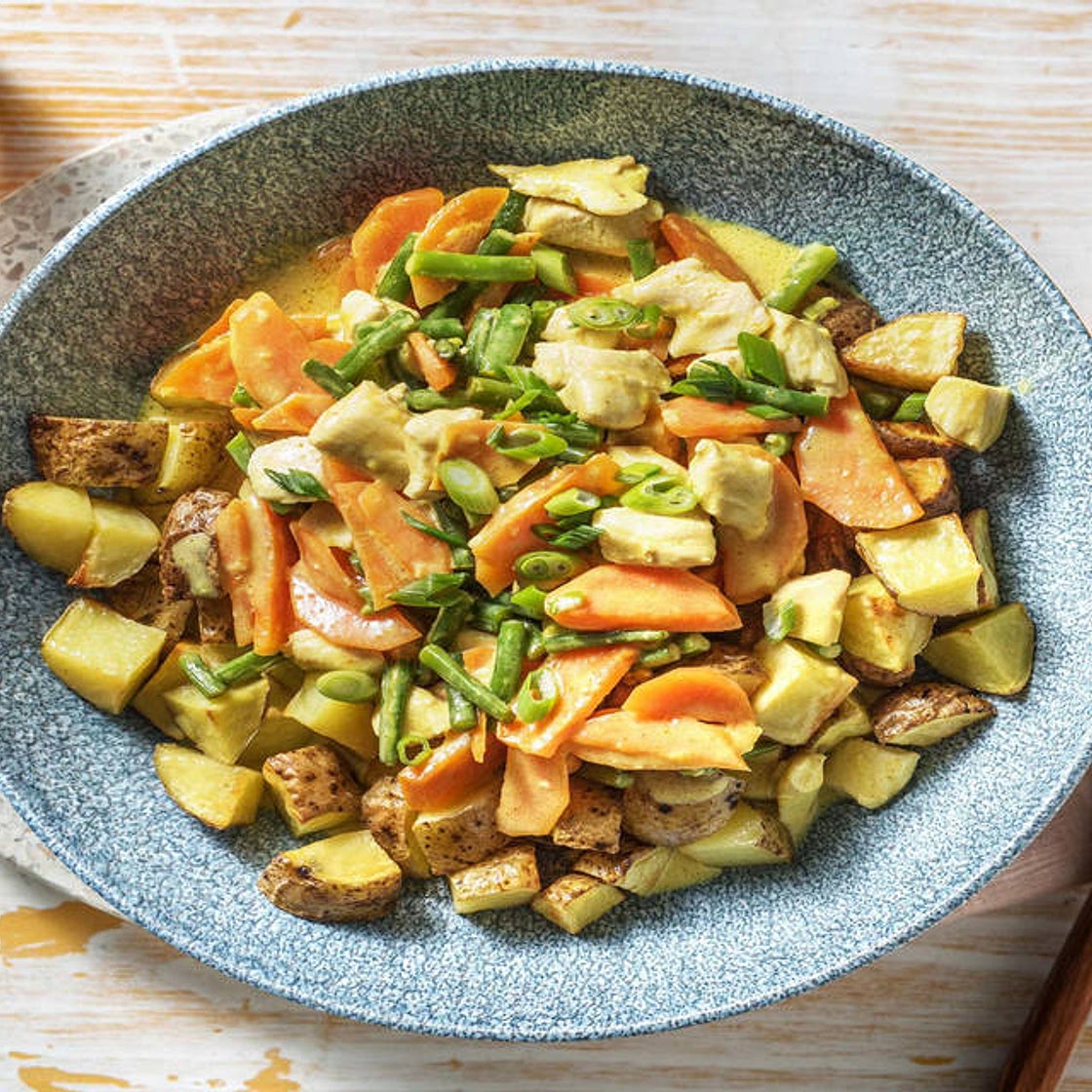 Hähnchengeschnetzeltes in milder Currysoße mit grünen Bohnen und Kartoffeln