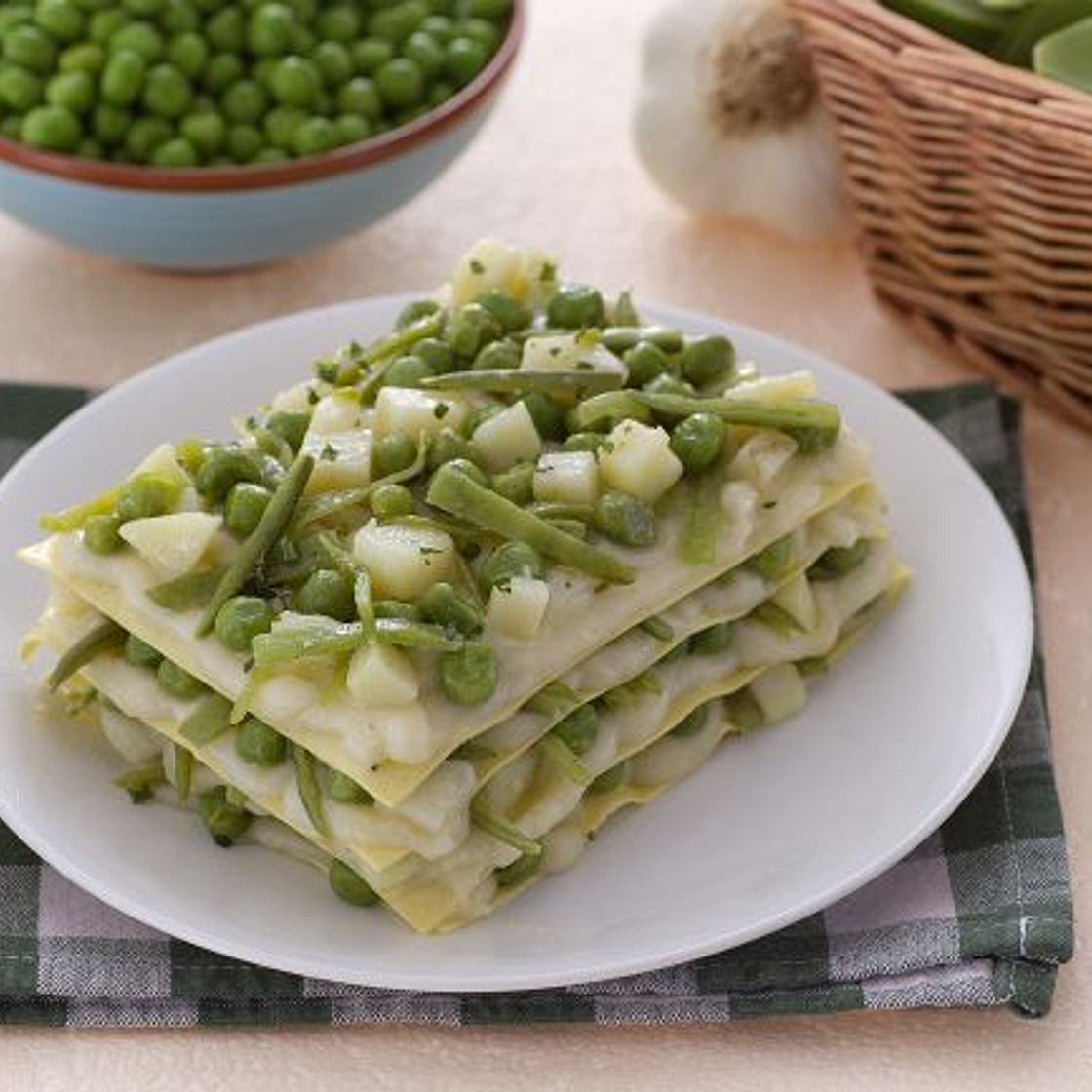 Lasagne con fagiolini patate e piselli