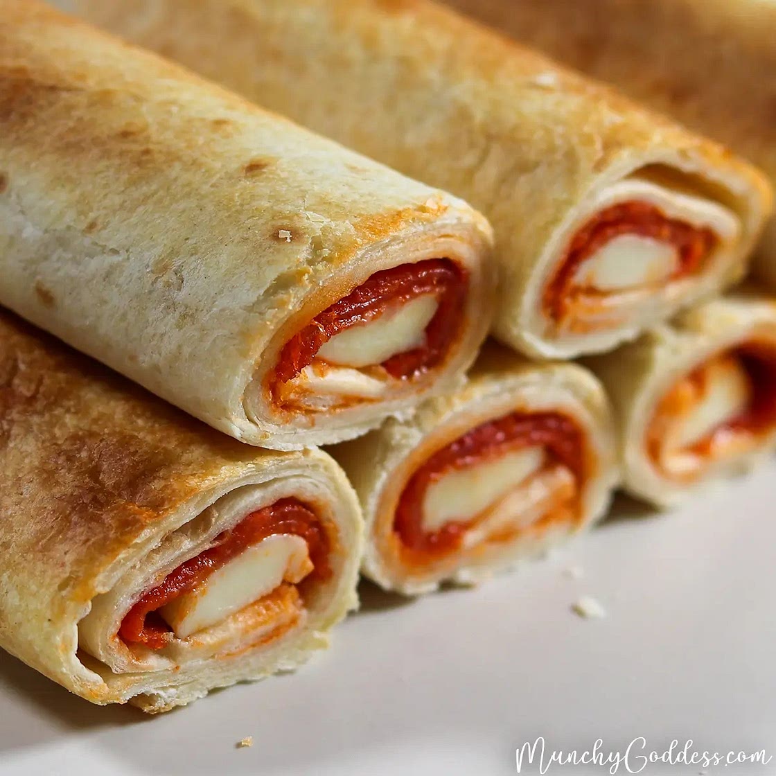 Easy Air Fryer Pizza Roll Ups