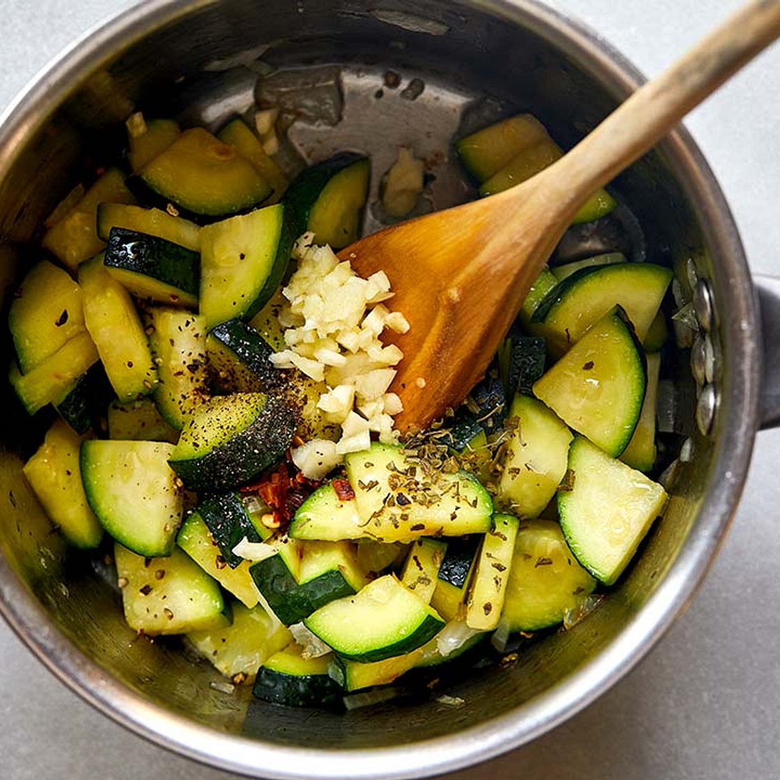 Healthy Tomato Zucchini Soup {Vegan + Gluten-Free}