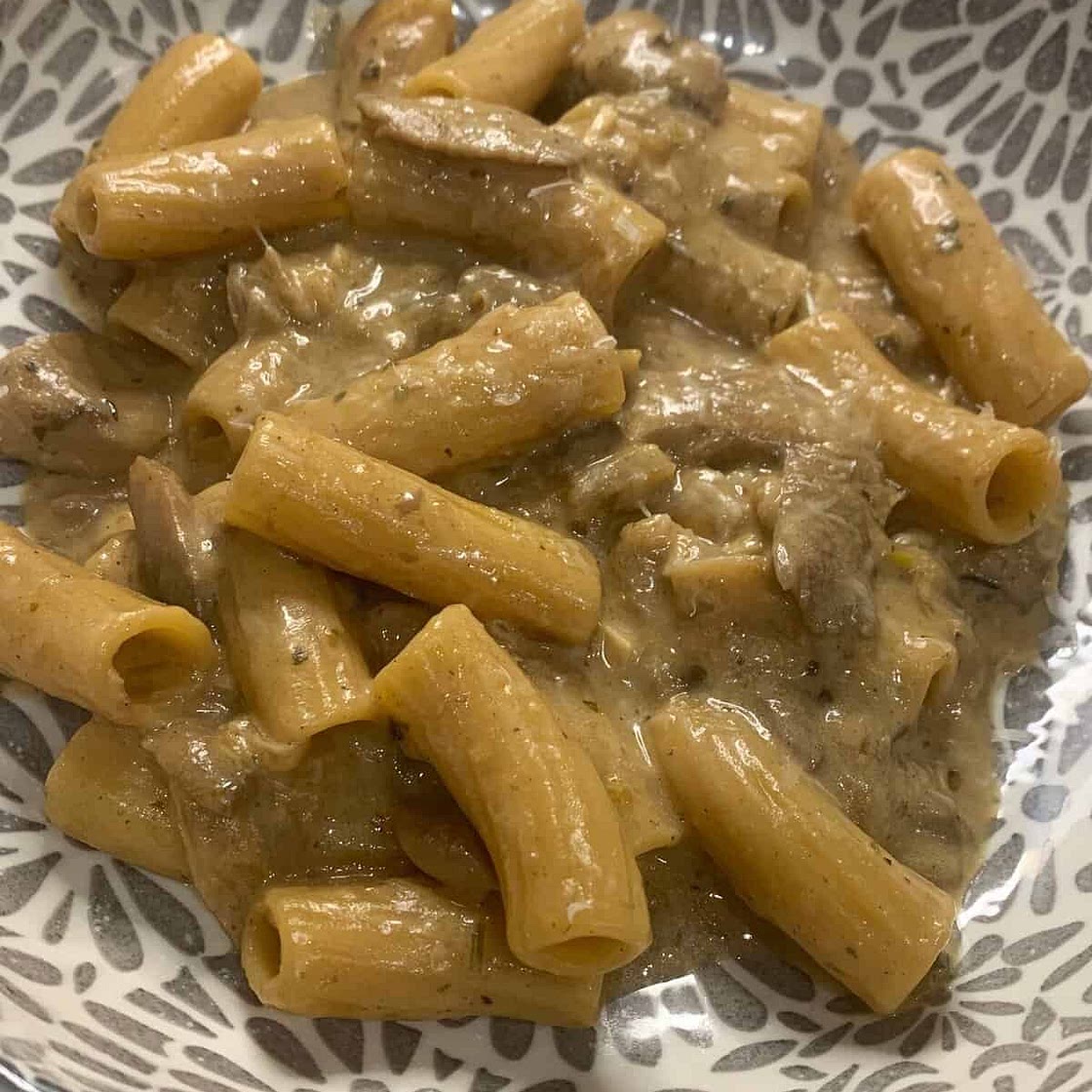 One Pot Caramelized Onion Rigatoni