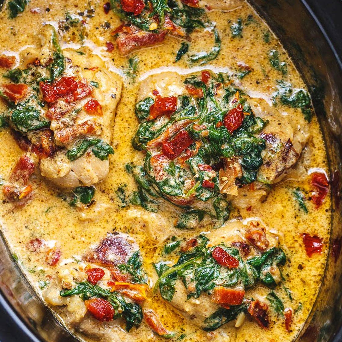 CrockPot Tuscan Garlic Chicken Thighs With Spinach and Sun-Dried Tomatoes