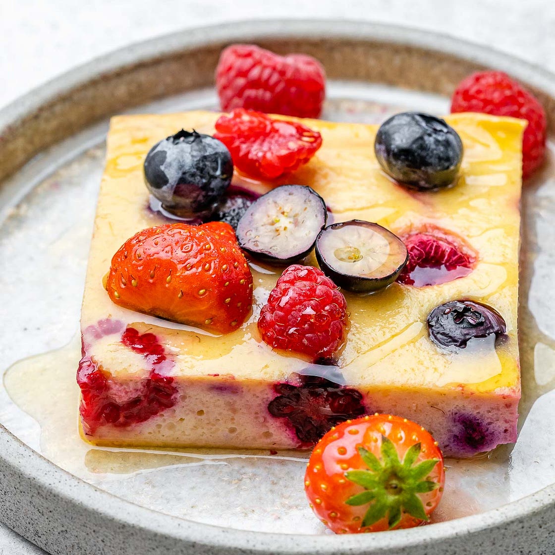 [VIDEO] Breakfast Fruit + Yogurt Bake