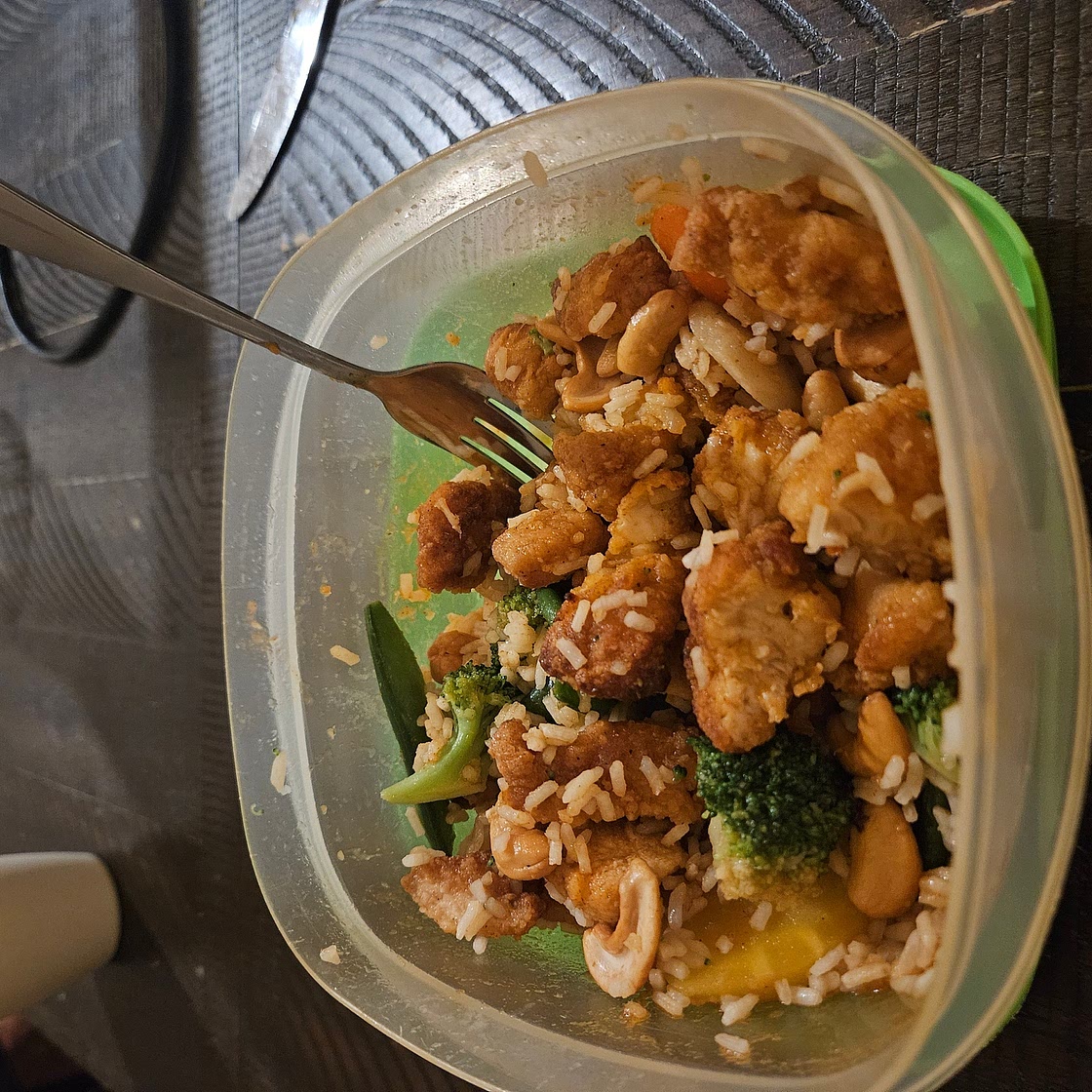 Strikers spicy cashew chicken