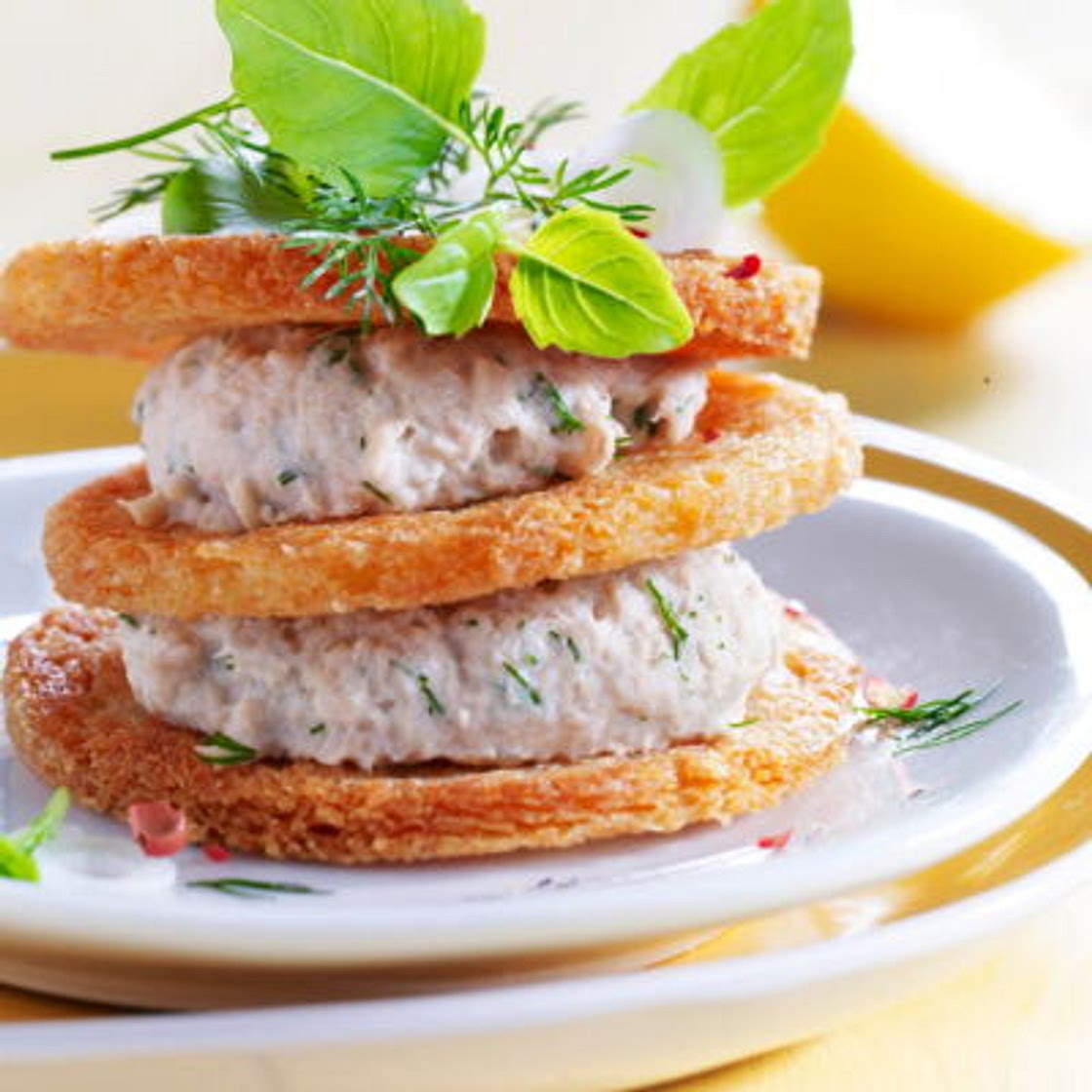 Millefeuille à la mousse de sardine