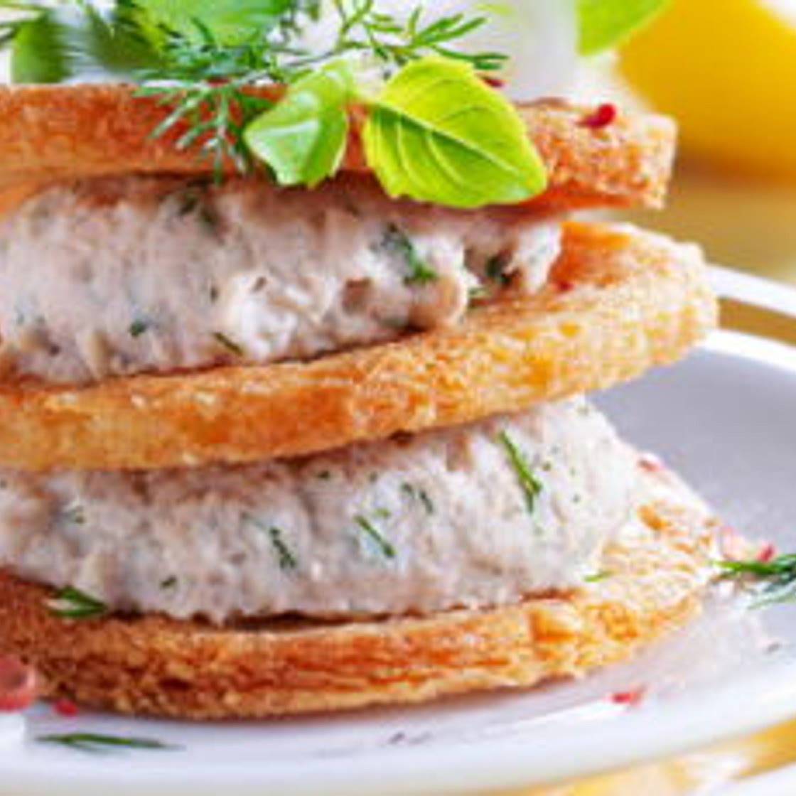 Millefeuille à la mousse de sardine