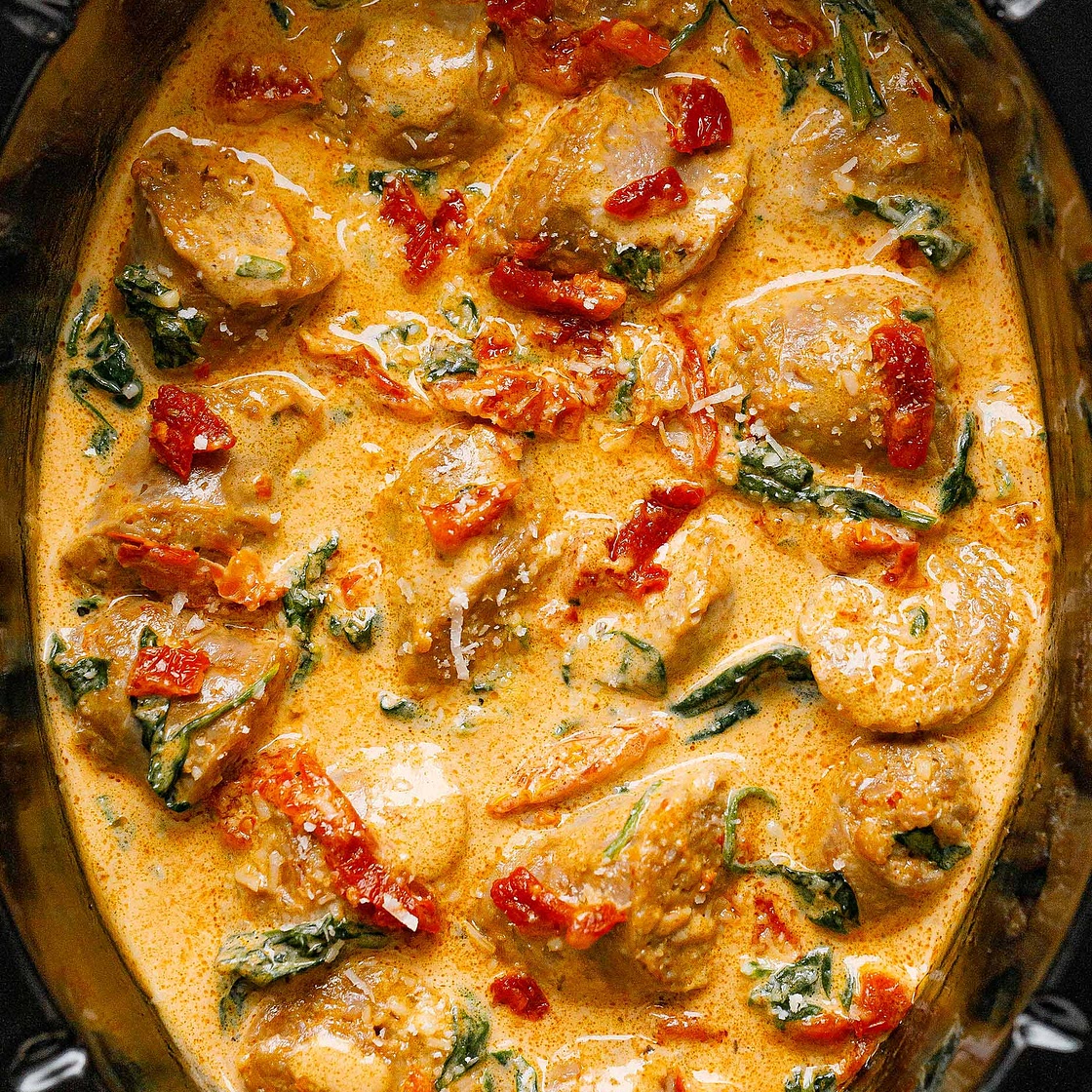 CrockPot Tuscan Sausage With Spinach and Sun-Dried Tomatoes