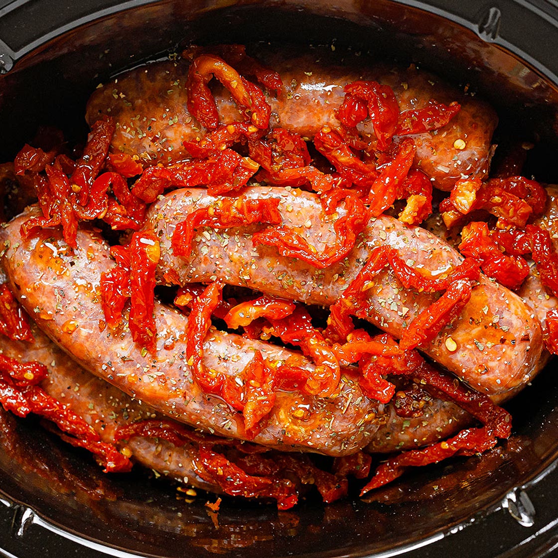 CrockPot Tuscan Sausage With Spinach and Sun-Dried Tomatoes