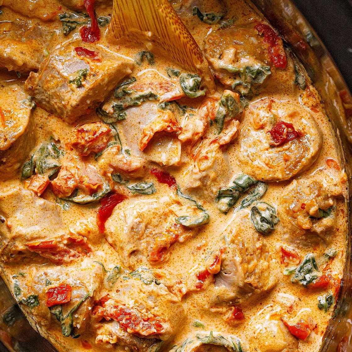 CrockPot Tuscan Sausage With Spinach and Sun-Dried Tomatoes