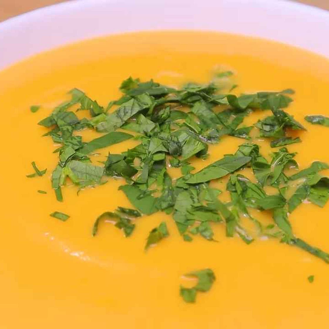 Soupe butternut recette saine et réconfortante