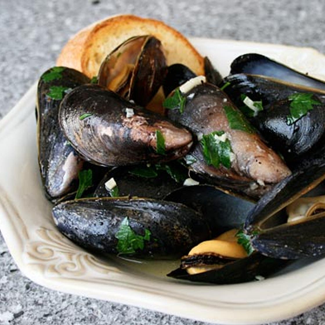 Mussels In Garlic Butter Sauce