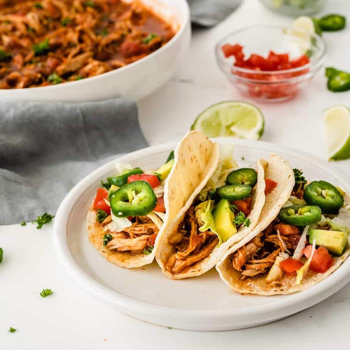 Instant Pot Chicken Tinga Tacos