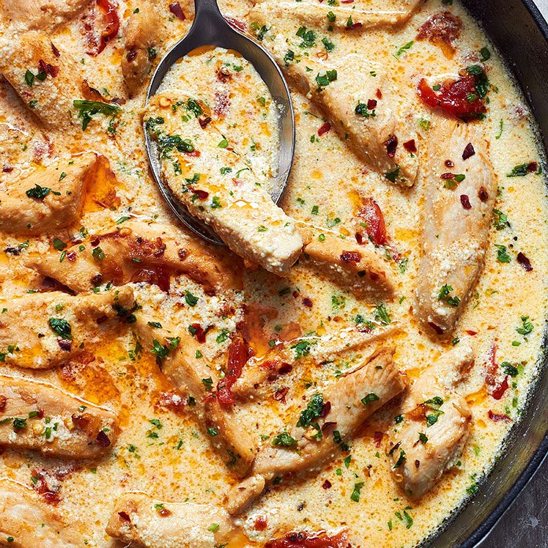 Skillet Creamy Chicken with Garlic Mozzarella Sun-Dried Tomato