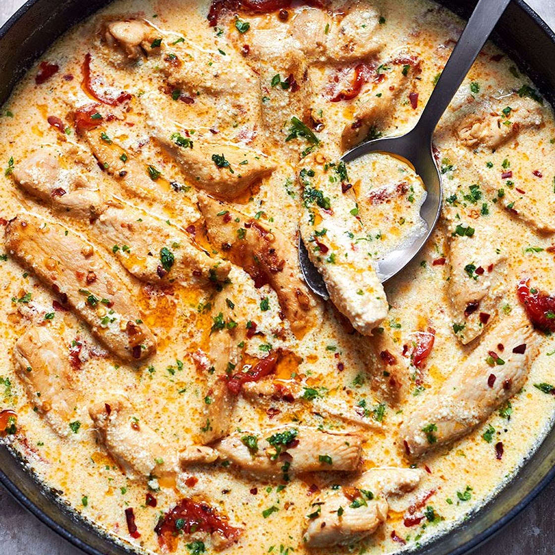 Skillet Creamy Chicken with Garlic Mozzarella Sun-Dried Tomato