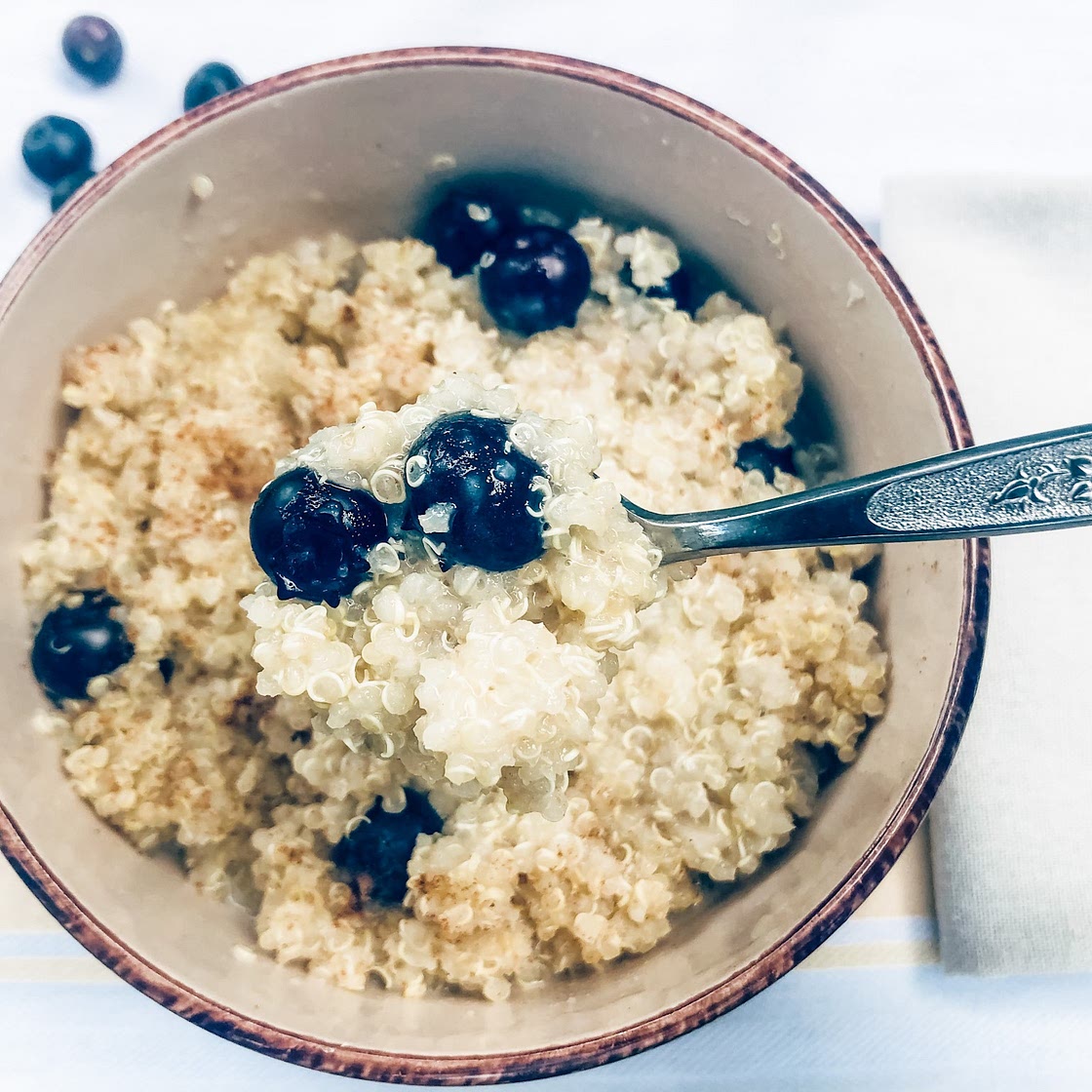Breakfast Quinoa with Blueberries and Cinnamon | gluten-free, dairy-free, vegan