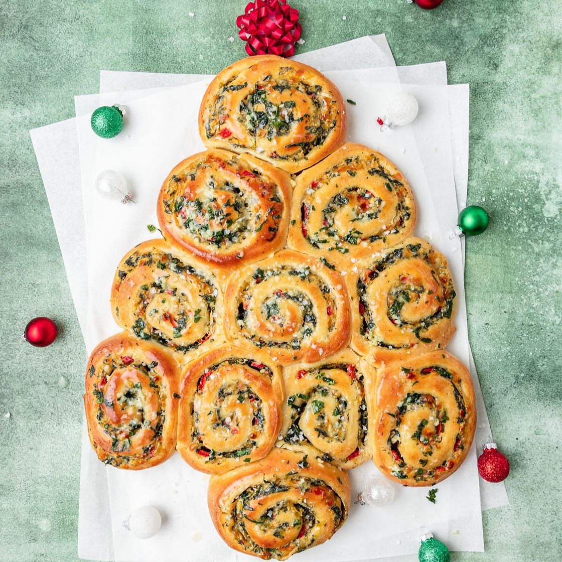Cheesy Spinach Artichoke Rolls (Christmas Tree Shaped!)