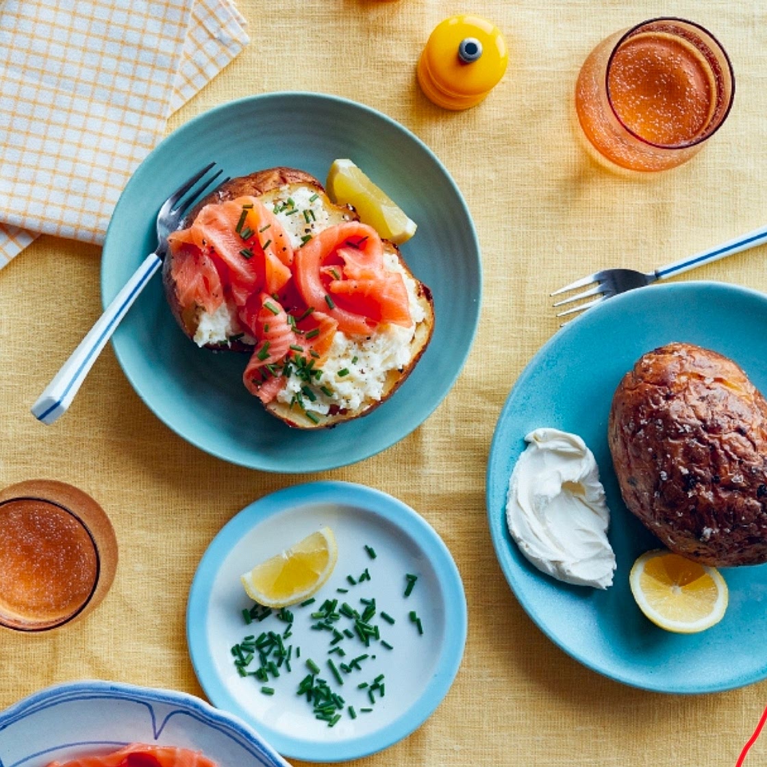 Baked Potato with Smoked Salmon and Cream Cheese