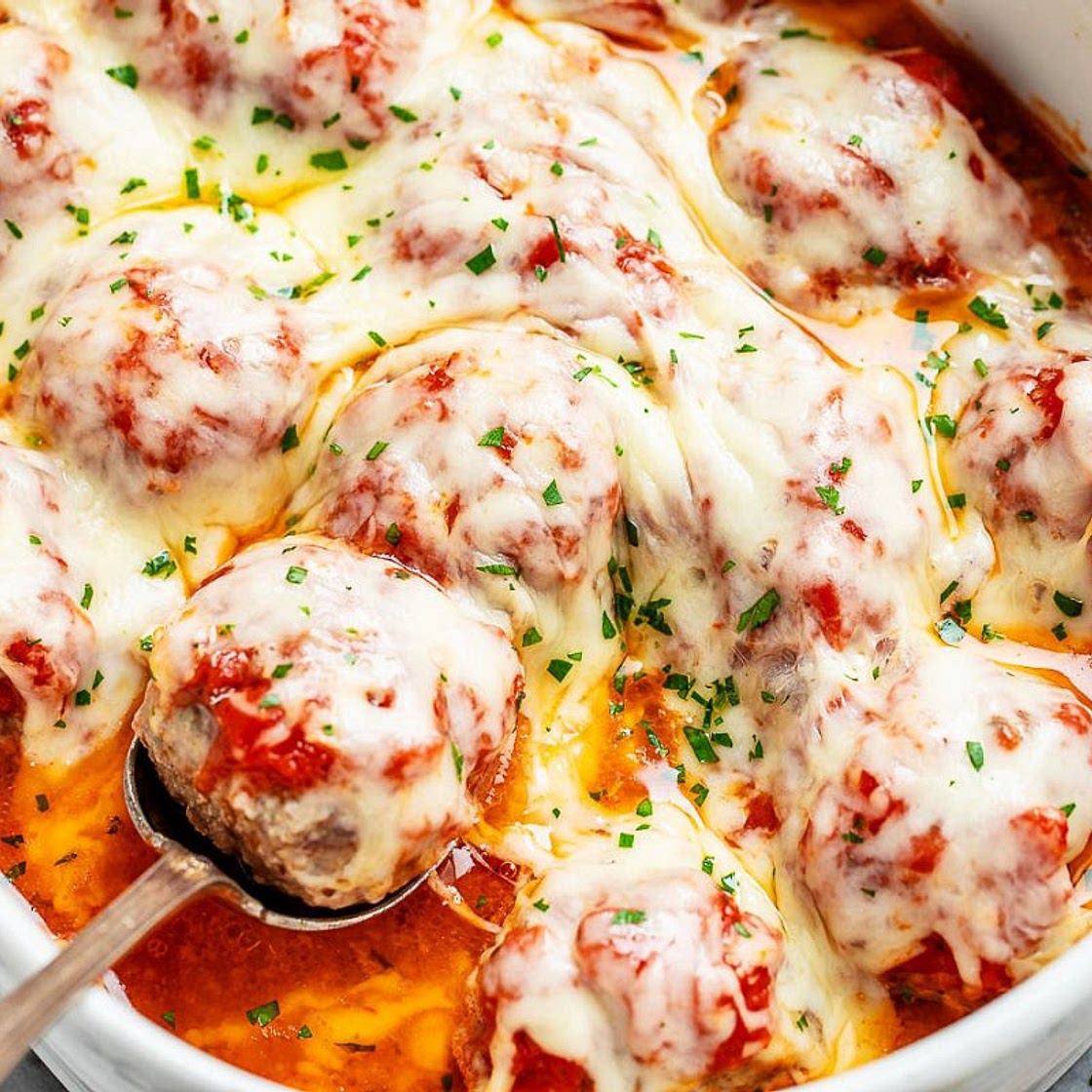 Cheesy Meatballs Casserole {Low Carb}