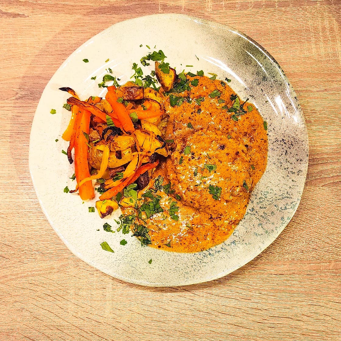 Burger en sauce crémeuse aux tomates séchées