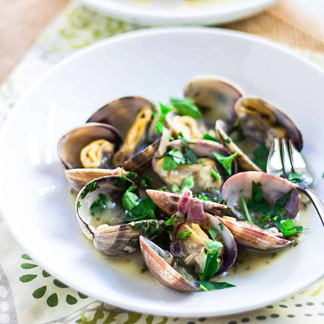 Clams in Green Sauce (Almejas en Salsa Verde)