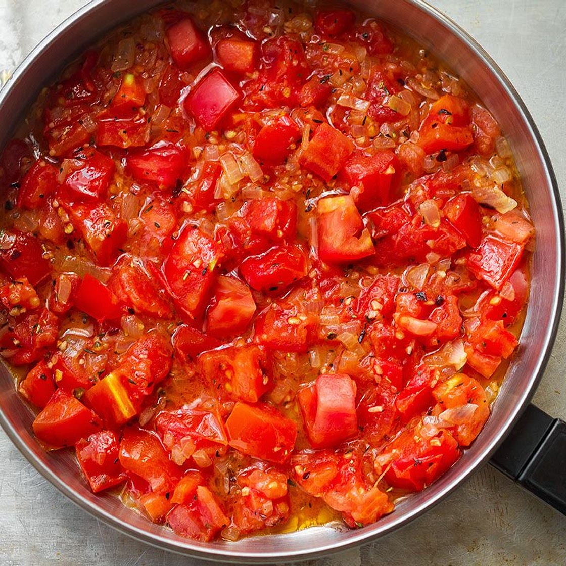 Tortellini Pasta in Garlic Spinach Tomato Sauce