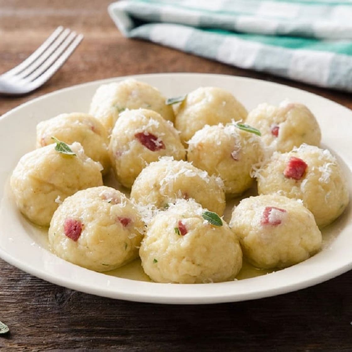Gnocchi di pane al salame